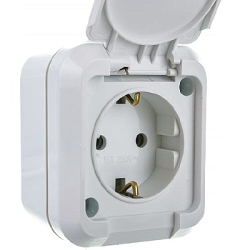 Розетка 1-м ОткрП с крышкой с заземл. MAKEL бел.