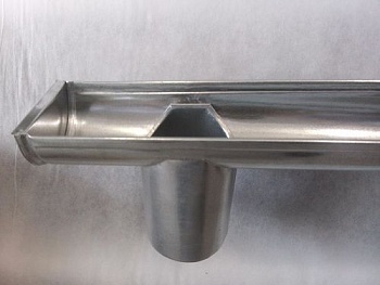 Желоб с заглушкой ф120 дл 1250 и выпуском ф100