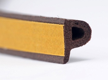 Уплотнитель резиновый "Р" 9,5ммх5,5мм (50м)