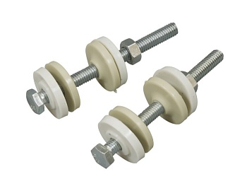 Крепление бачка к унитазу