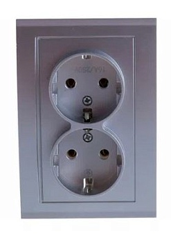 Розетка 2-м СП серебро с заземл. 16А UNIVersal